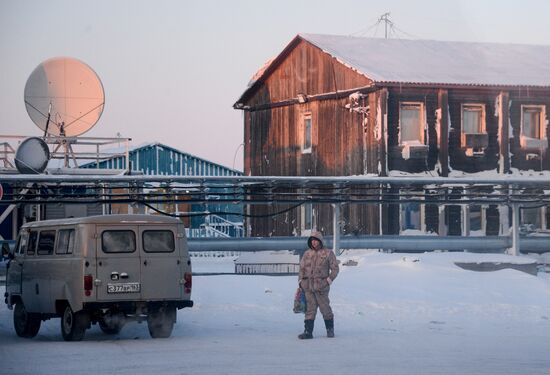 Building liquefied natural gas plant Yamal LNG