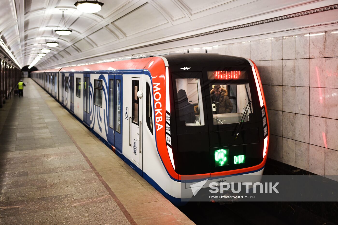 Testing Moscow new-generation train in Moscow Metro