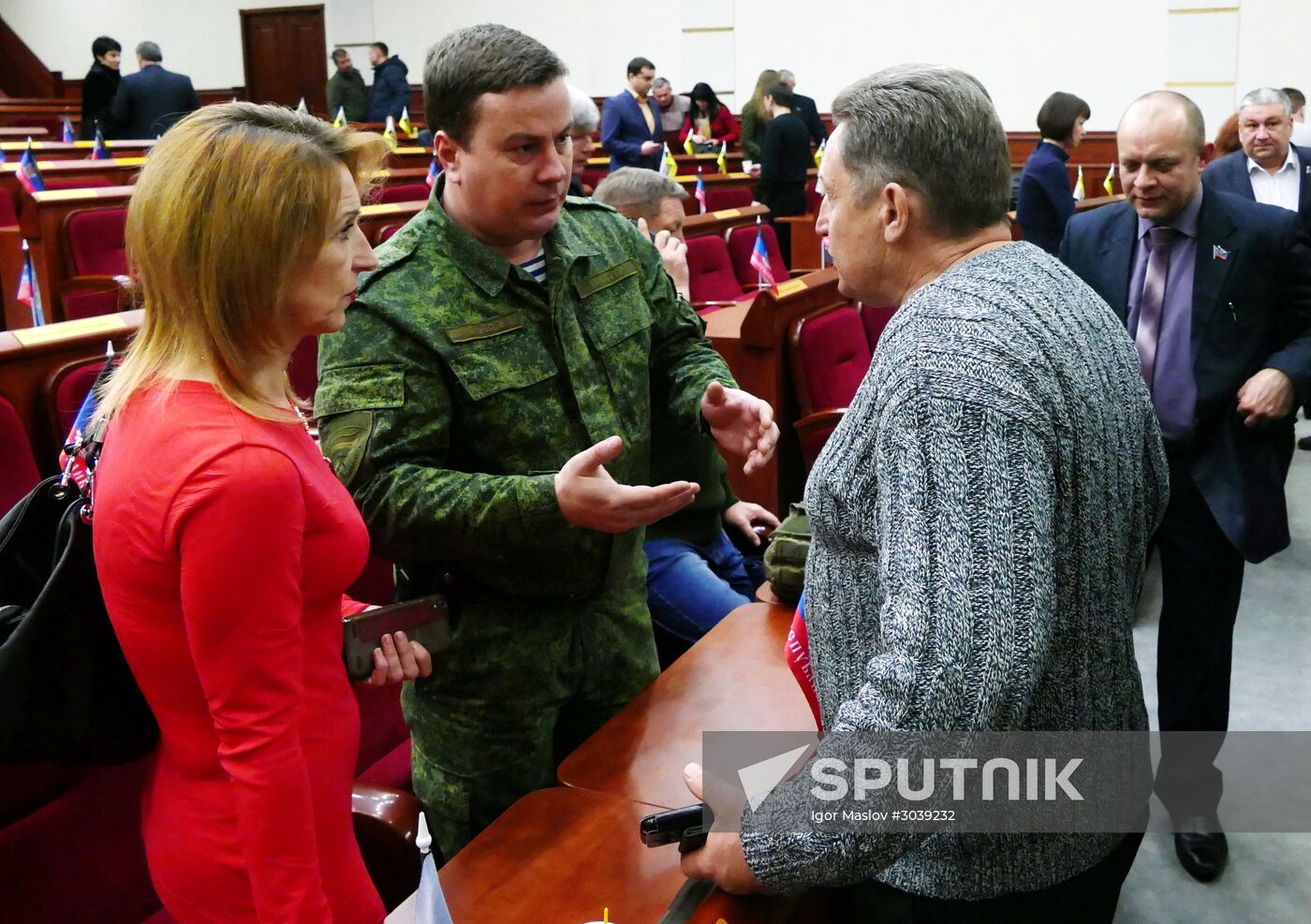 People's Council of the Donetsk People's Republic holds plenary meeting