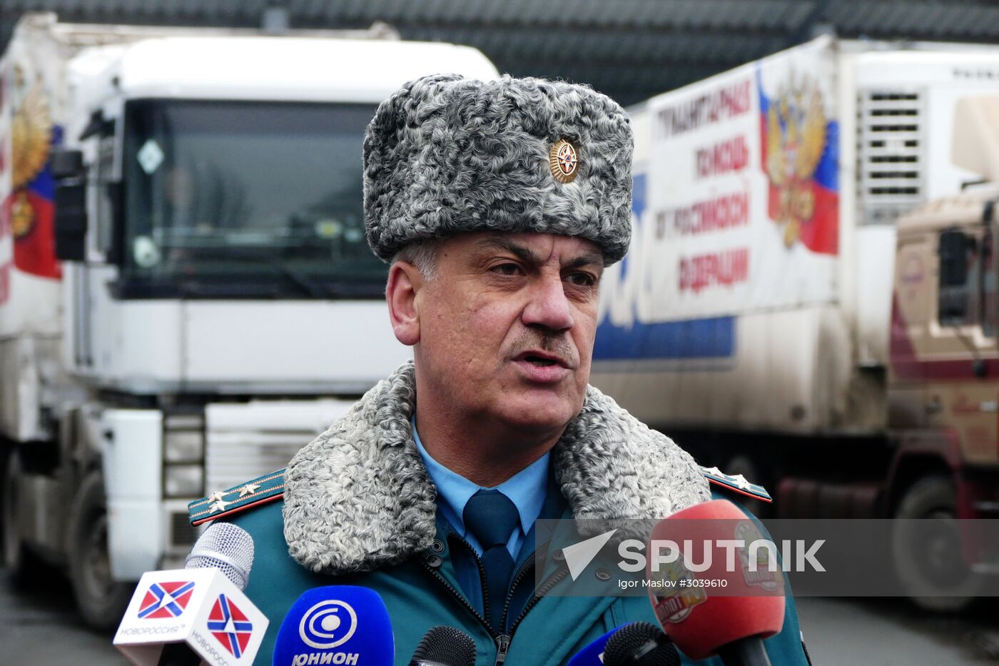 61st Russian humanitarian convoy arrives to Donetsk