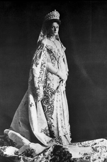 Empress Aleksandra Fyodorovna