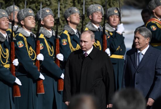 Vladimir Putin pays official visit to Kyrgyzstan\