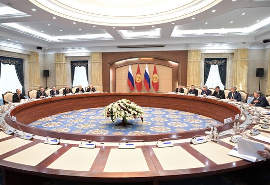 Vladimir Putin pays official visit to Kyrgyzstan\