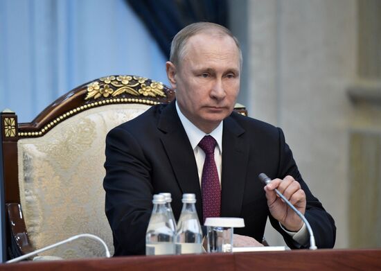 Vladimir Putin pays official visit to Kyrgyzstan\
