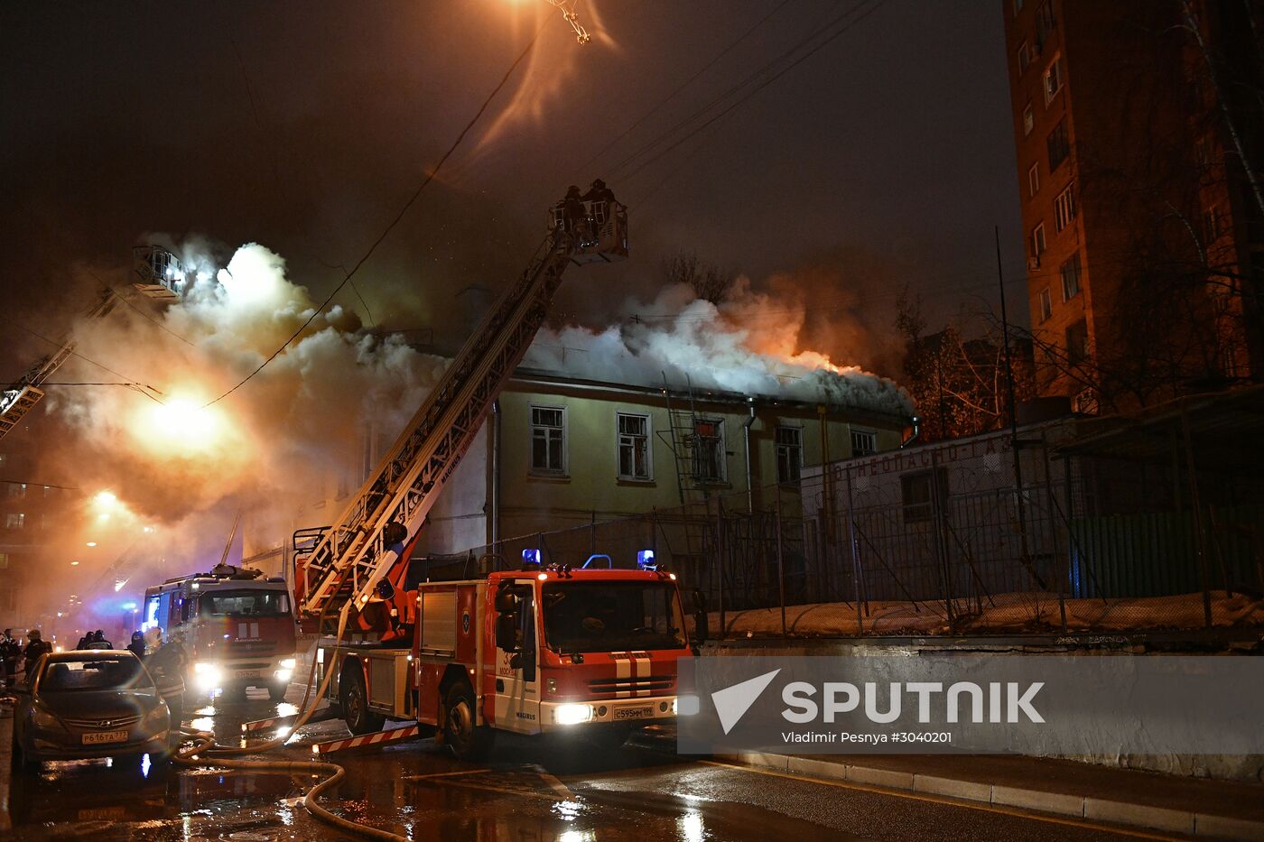 Moscow's 18th century mansion catches fire