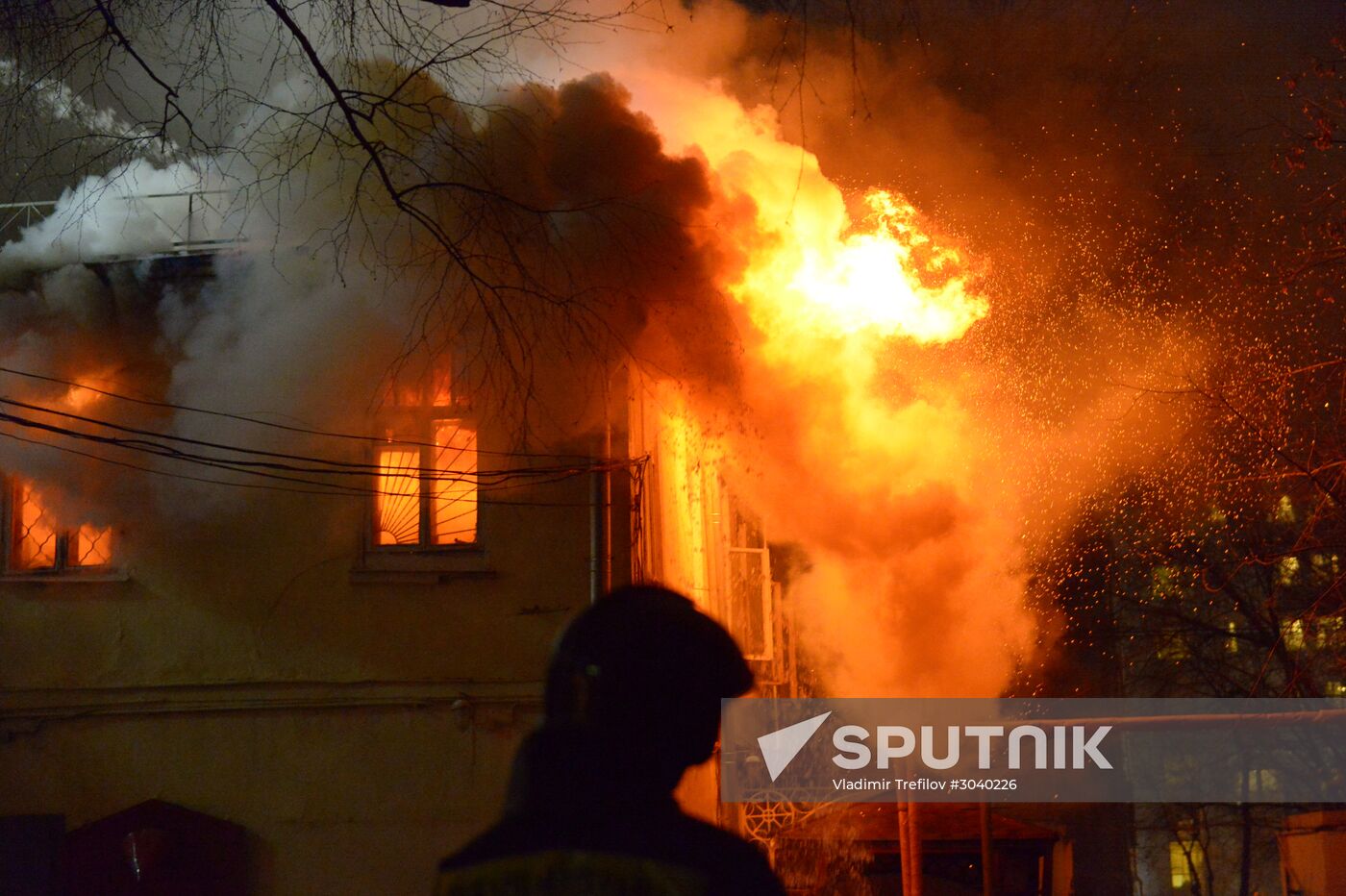 Moscow's 18th century mansion catches fire