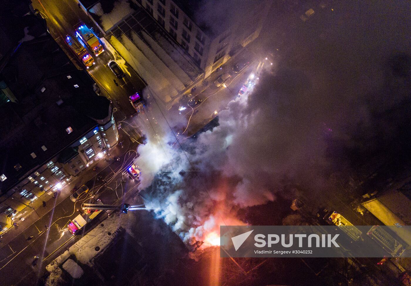 Moscow's 18th century mansion catches fire