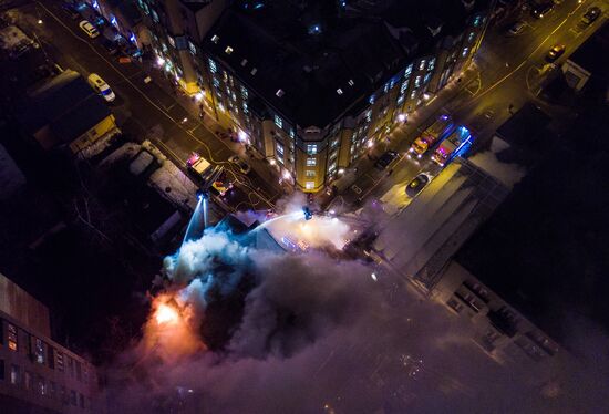 Moscow's 18th century mansion catches fire