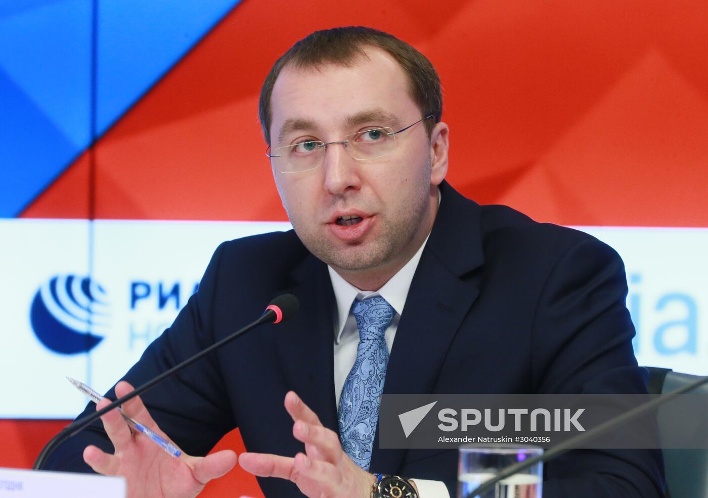 Roundtable meeting "Protecting customers' data: Russian and international experience"