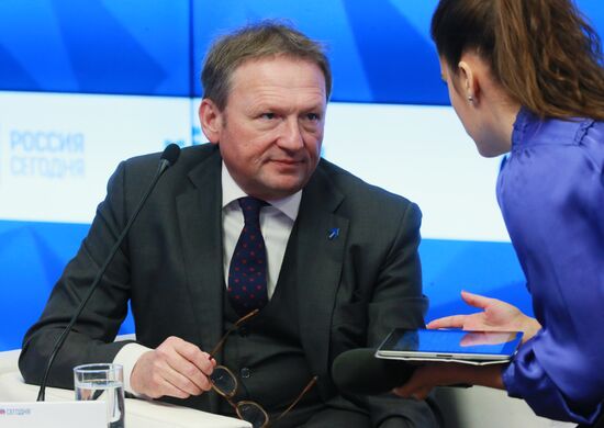 News conference "Growth strategy: management and political decisions for 2017"
