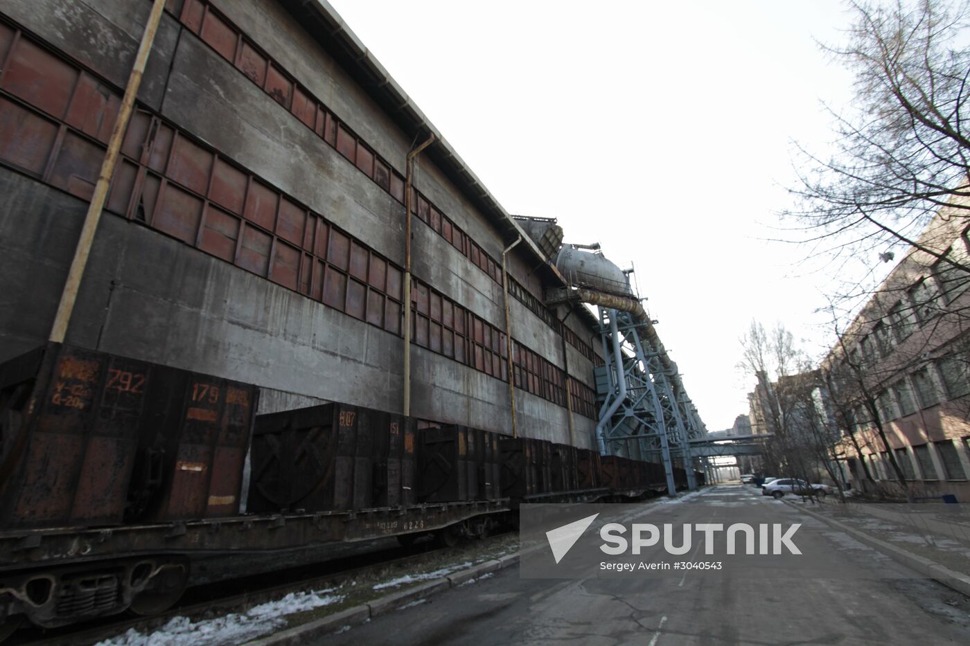 Alexander Zakharchenko visits Hughes Metallurgical Plant in Donetsk