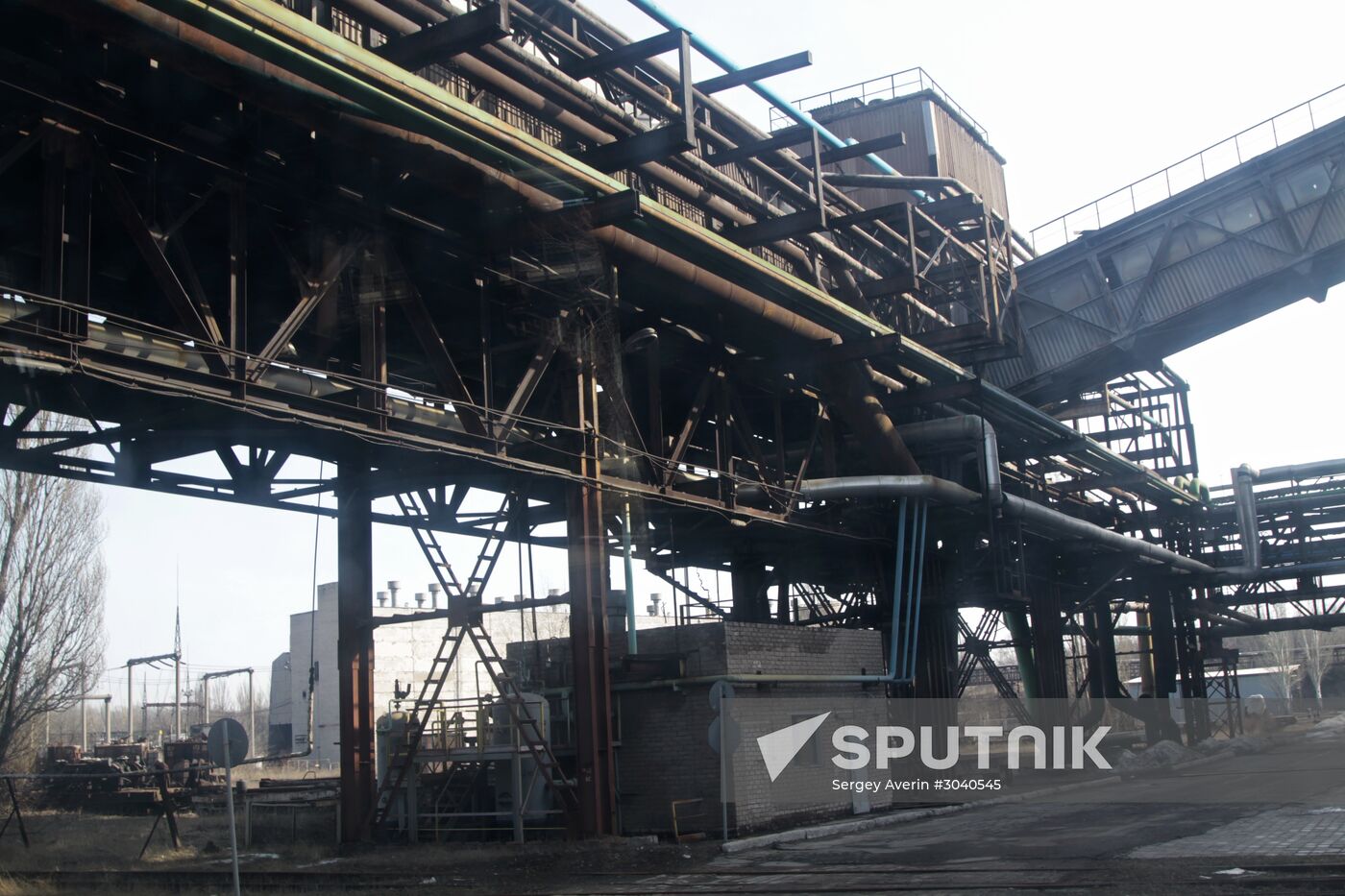 Alexander Zakharchenko visits Hughes Metallurgical Plant in Donetsk