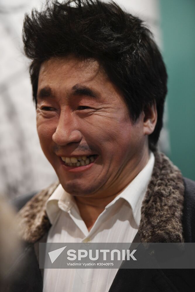 The Overcoat production at Golden Mask