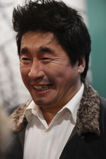 The Overcoat production at Golden Mask