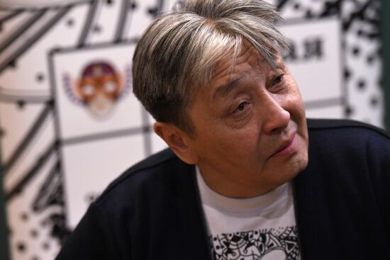 The Overcoat production at Golden Mask