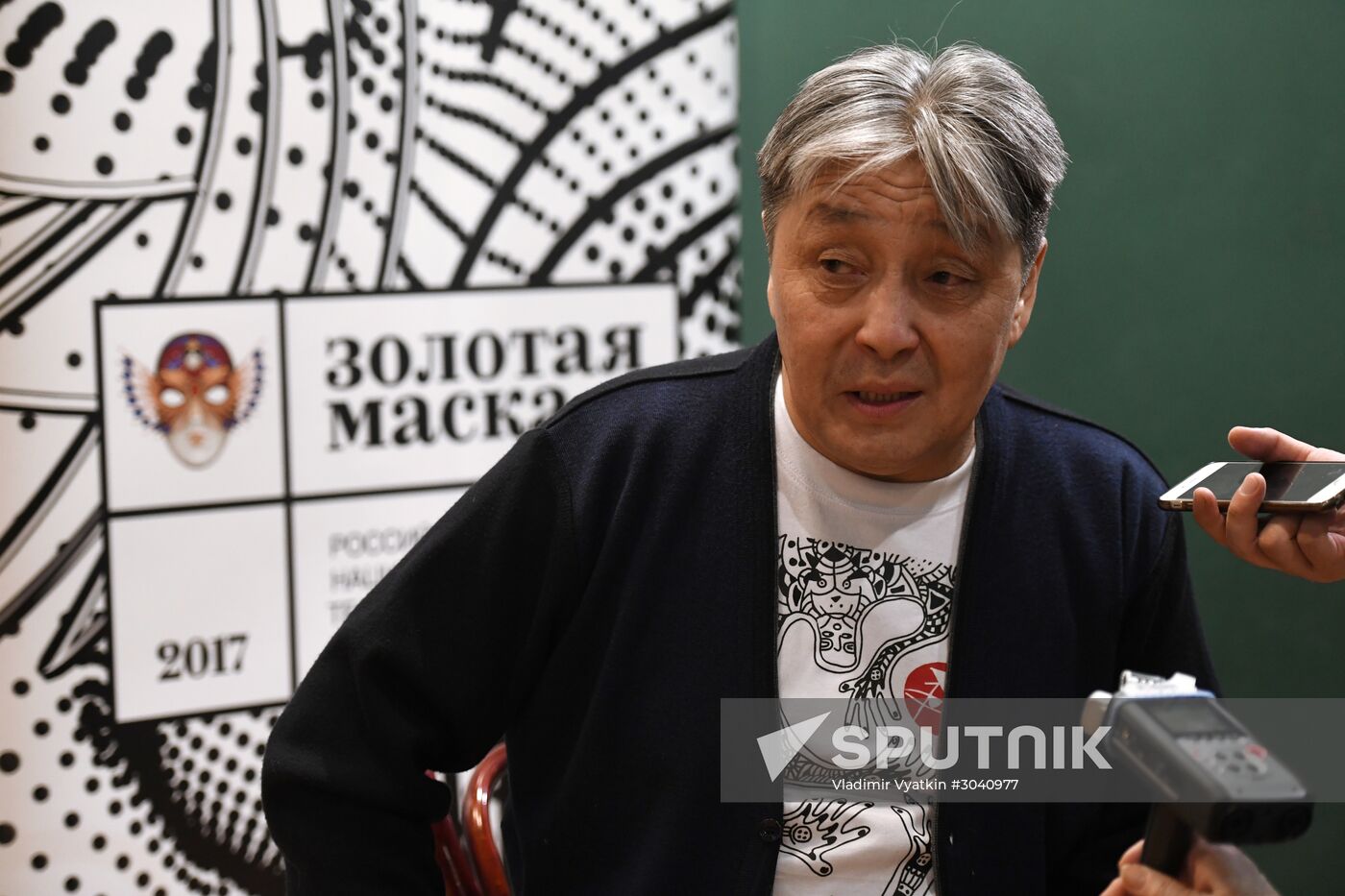 The Overcoat production at Golden Mask