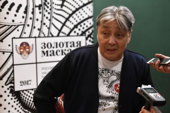 The Overcoat production at Golden Mask