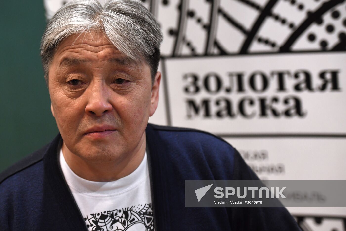 The Overcoat production at Golden Mask