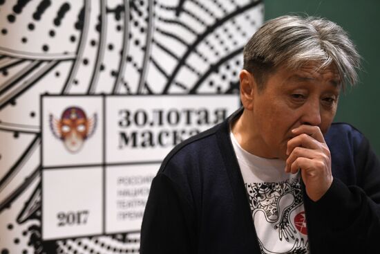 The Overcoat production at Golden Mask