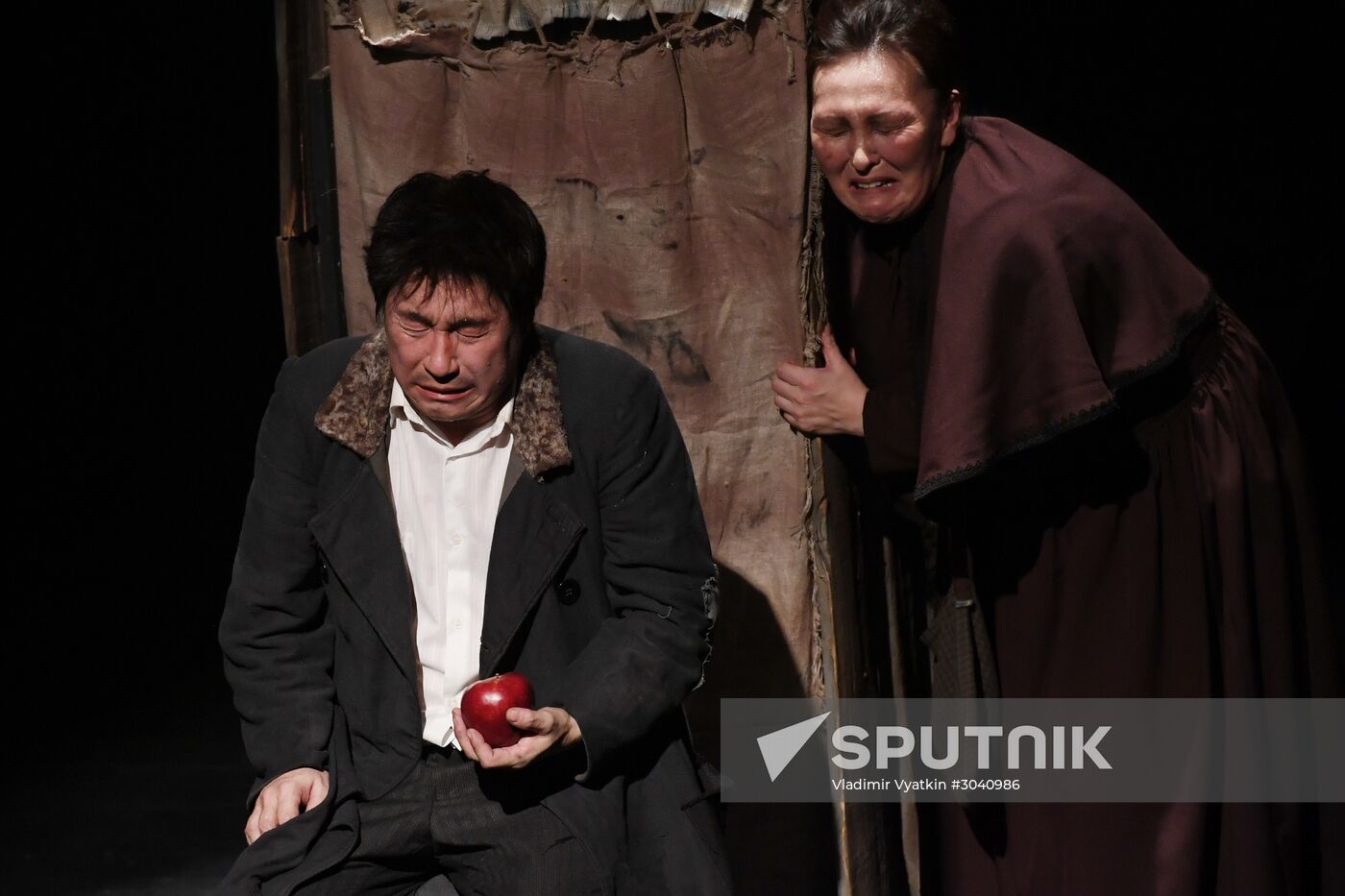 The Overcoat production at Golden Mask