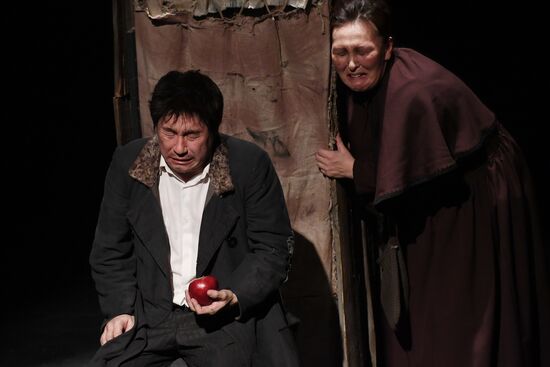 The Overcoat production at Golden Mask