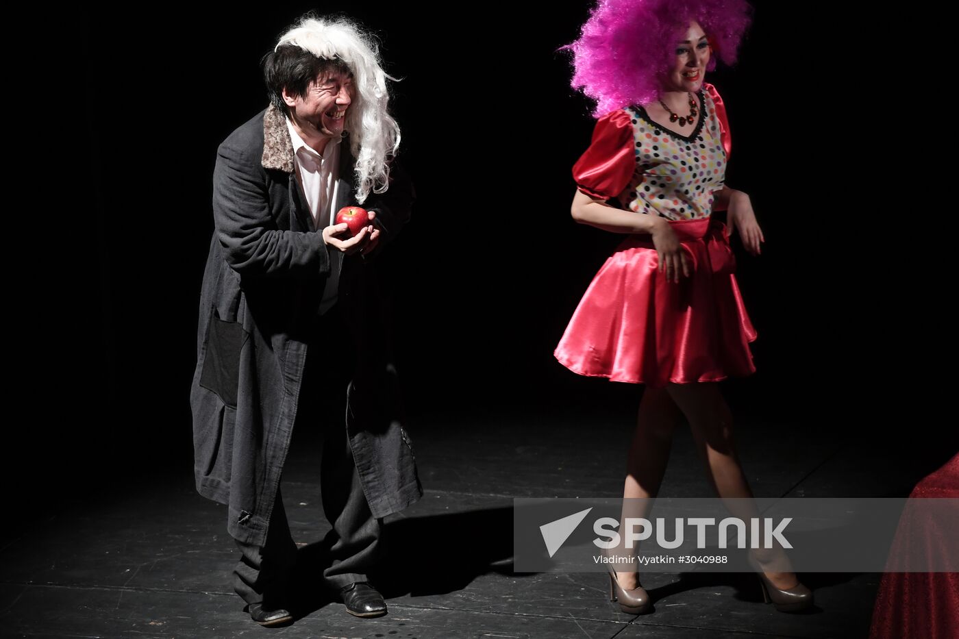 The Overcoat production at Golden Mask