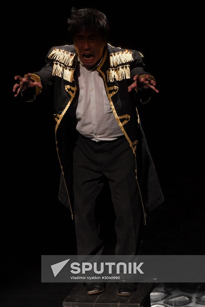 The Overcoat production at Golden Mask