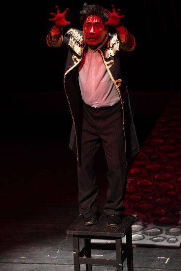 The Overcoat production at Golden Mask