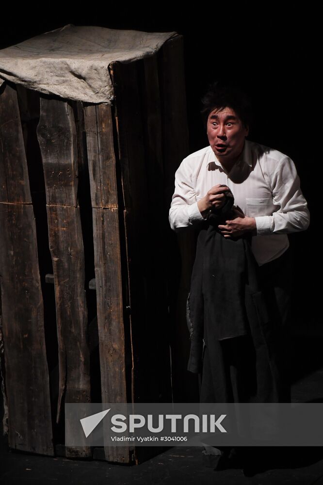 The Overcoat production at Golden Mask