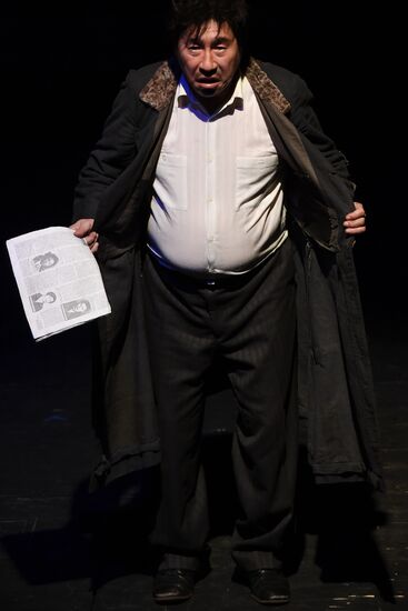 The Overcoat production at Golden Mask