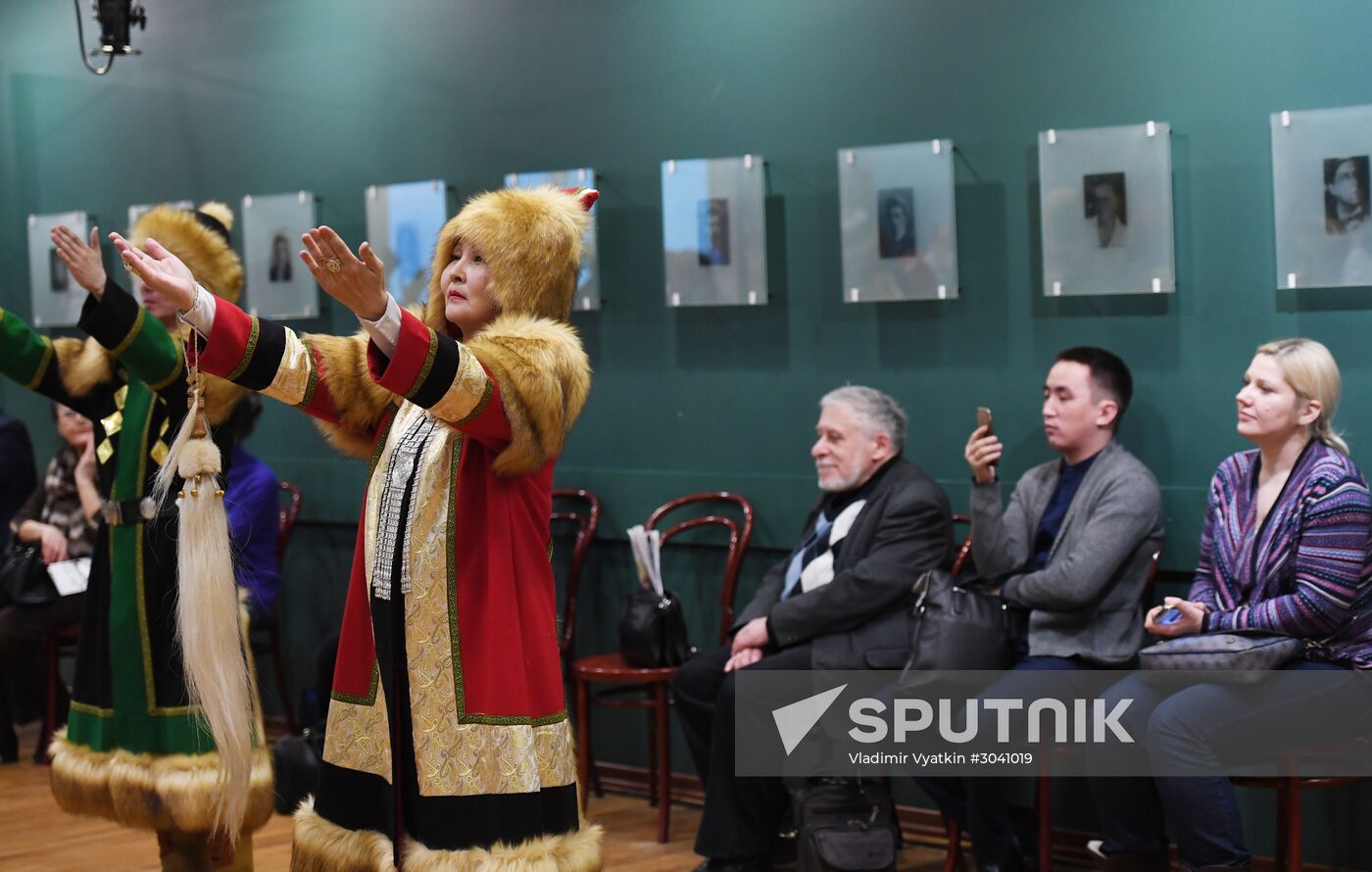 The Overcoat production at Golden Mask