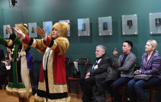 The Overcoat production at Golden Mask