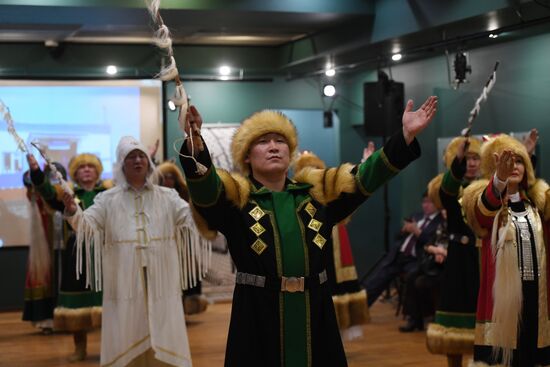 The Overcoat production at Golden Mask