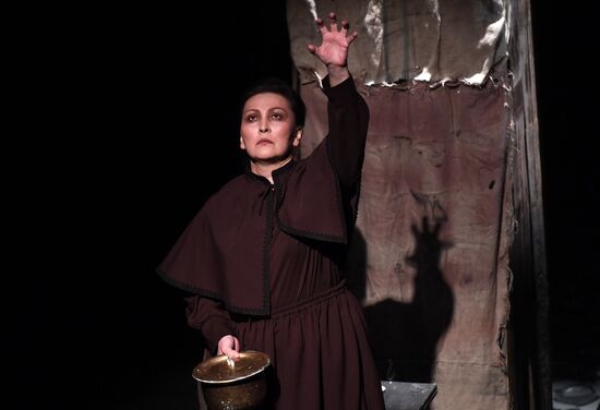 The Overcoat production at Golden Mask