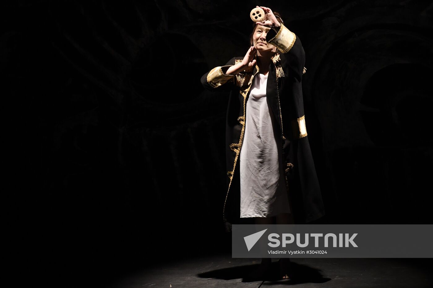 The Overcoat production at Golden Mask