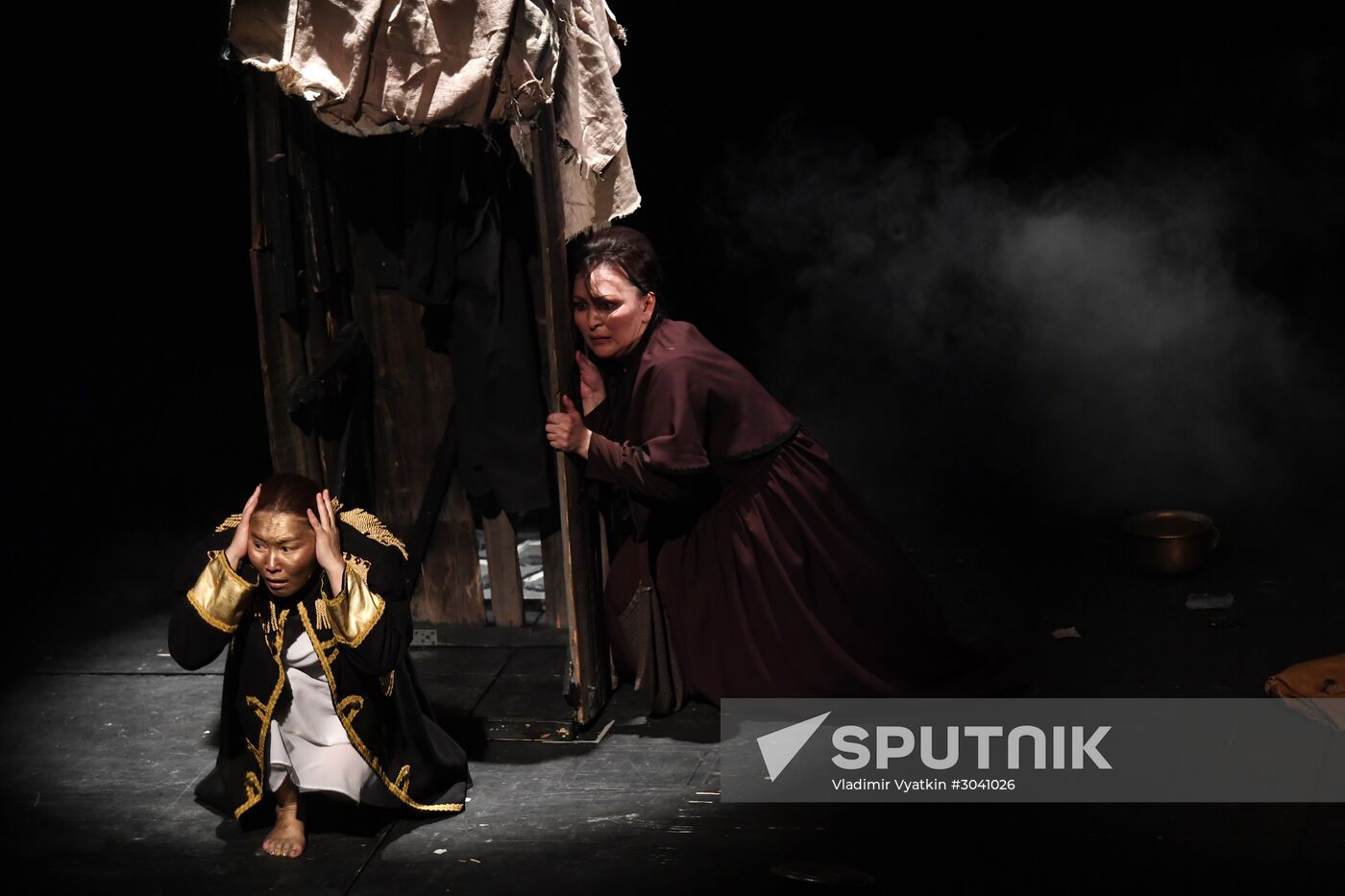 The Overcoat production at Golden Mask