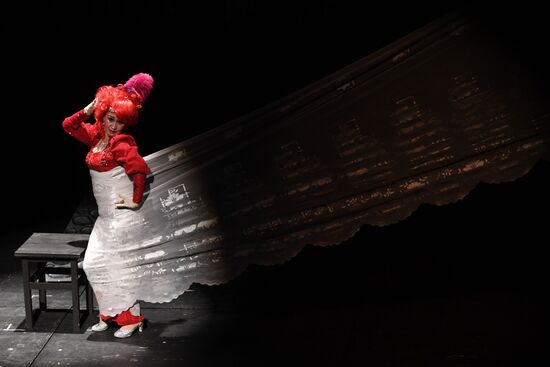 The Overcoat production at Golden Mask