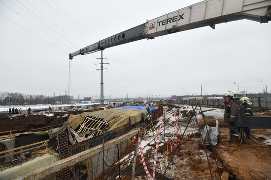 Vehicle tunnel under construction collapses on Kaluzhskoye Motorway