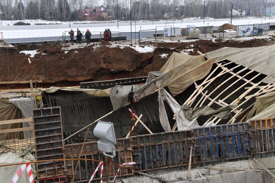 Vehicle tunnel under construction collapses on Kaluzhskoye Motorway
