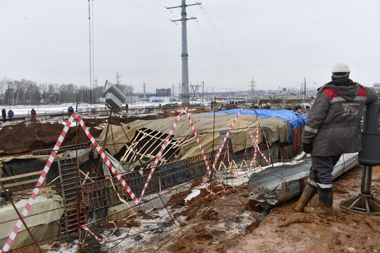 Vehicle tunnel under construction collapses on Kaluzhskoye Motorway