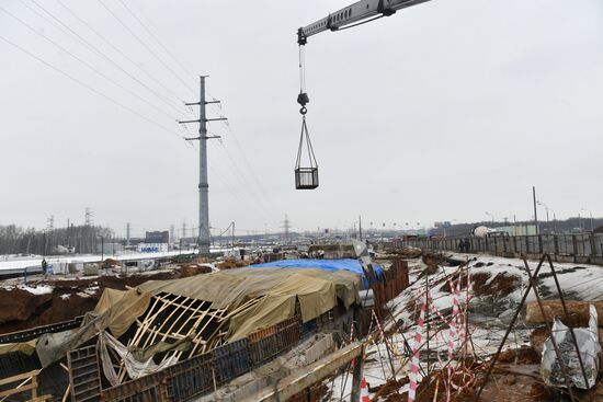 Vehicle tunnel under construction collapses on Kaluzhskoye Motorway