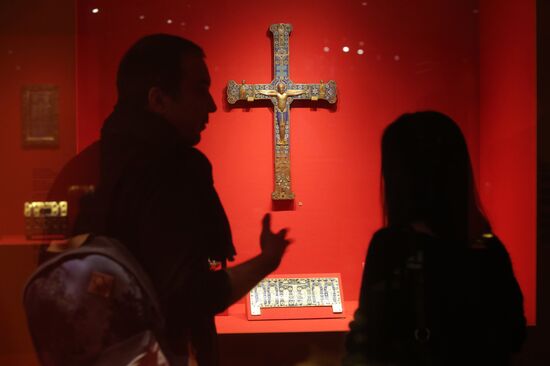 Opening of exhibition, Saint Louis IX and the Treasures of the Sainte-Chapelle