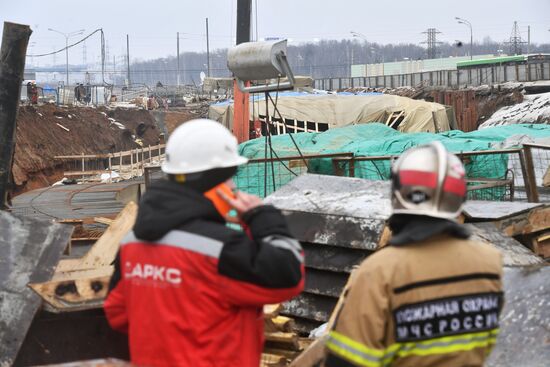 Vehicle tunnel under construction collapses on Kaluzhskoye Motorway