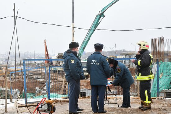 Vehicle tunnel under construction collapses on Kaluzhskoye Motorway