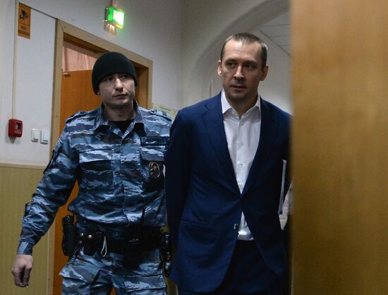 Court hears motion on extended arrest for Dmitry Zakharchenko