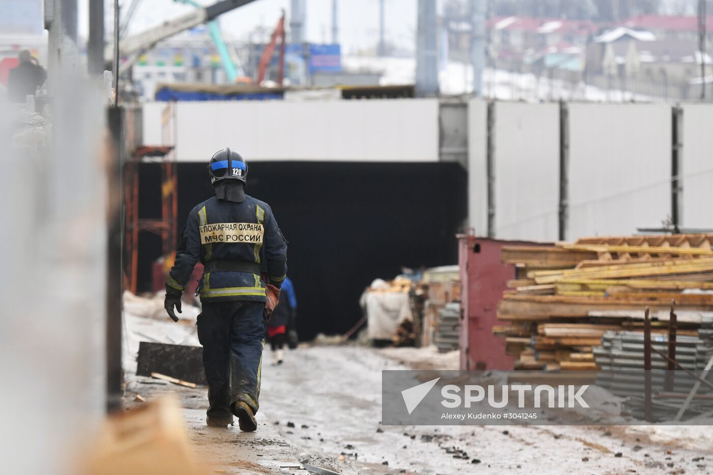Road tunnel under construction collapses on Kaluzhskoye Highway