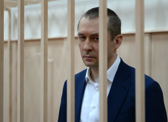 Court hears motion on extended arrest for Dmitry Zakharchenko