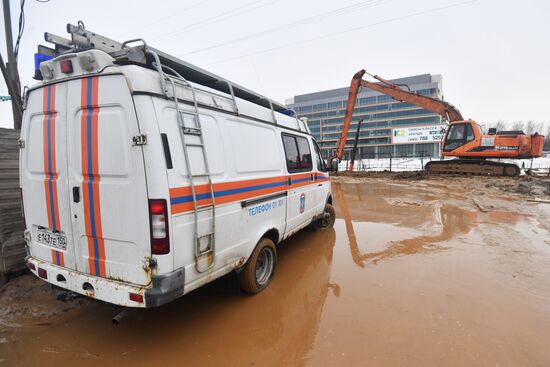 Road tunnel under construction collapses at Kaluzhskoye Highway