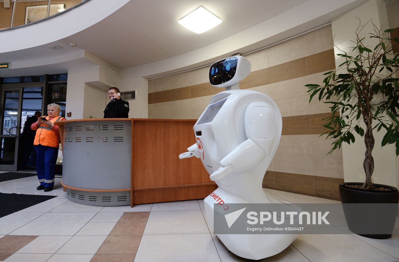Assistant robot Metrosha to operate in Moscow Metro