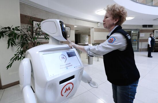 Assistant robot Metrosha to operate in Moscow Metro
